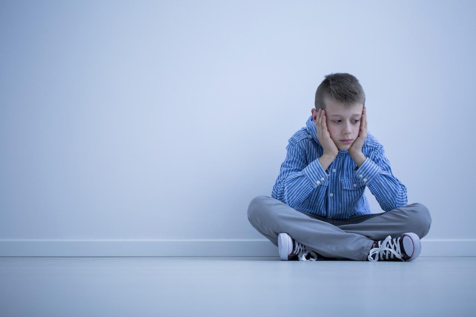Imagen de recurso de un niño con síndrome de Asperger.