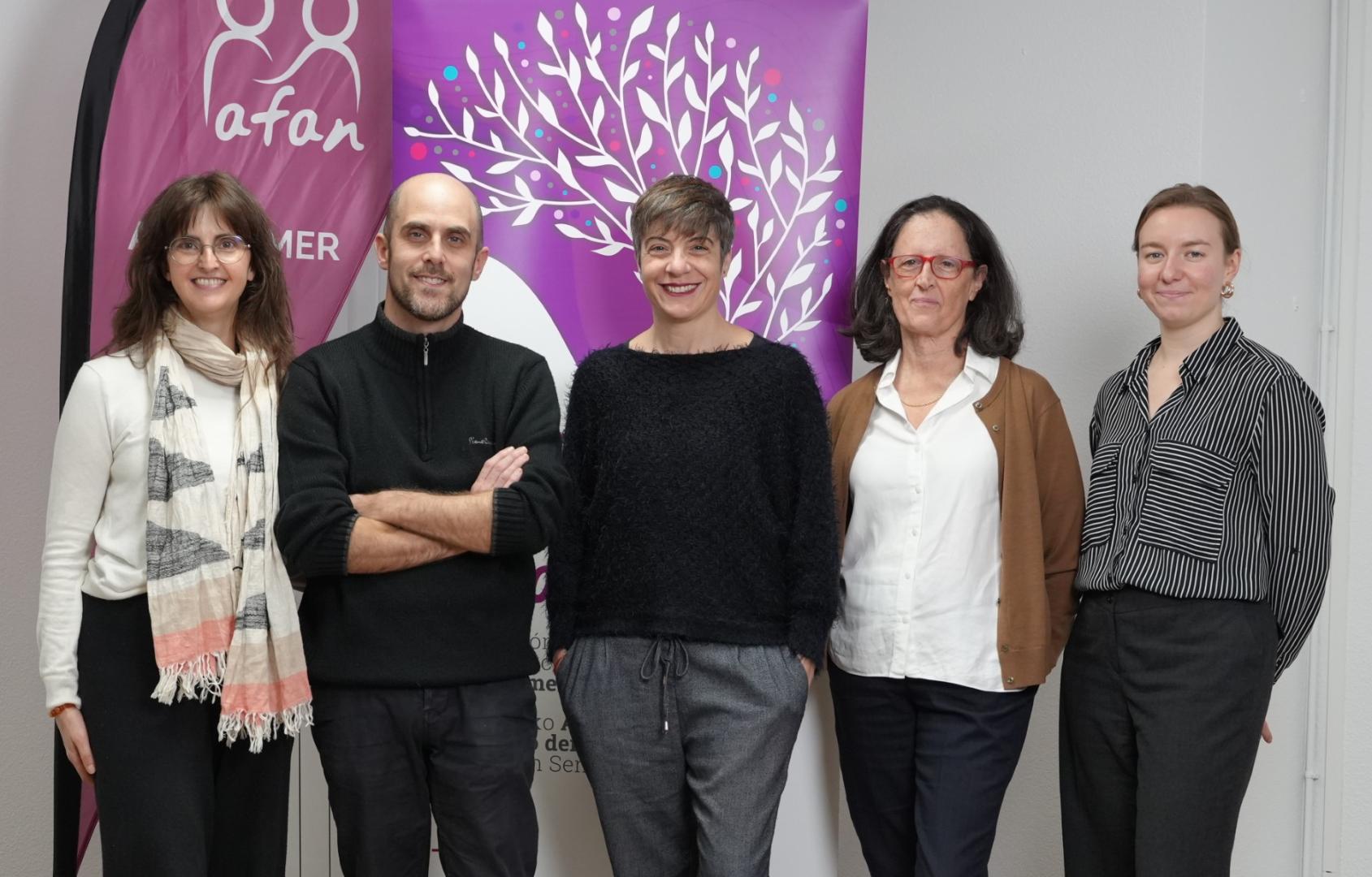 Aintzane Mariezcurrena, psicóloga de AFAN; Xabier Flamarique, actor, Ana Maestrojuan, dramaturga y directora artística de Producciones Maestras; Victoria Erice, trabajadora social de AFAN; y Ana Drouve, producción y gestión cultural en Producciones Maestras.