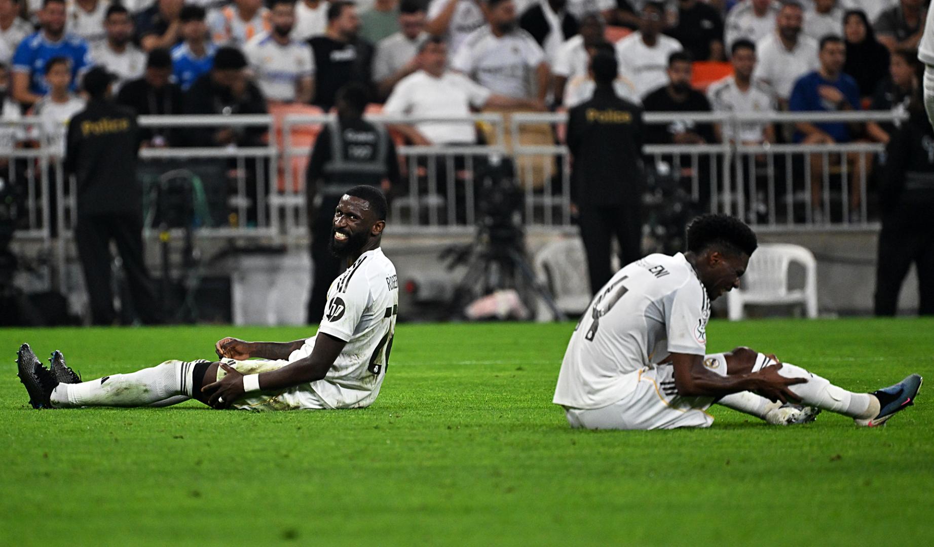 Antonio Rudiger (izda.) y Aurelien Tchouameni (dcha.) se duelen durante la semifinal contra el Atlético de Madrid