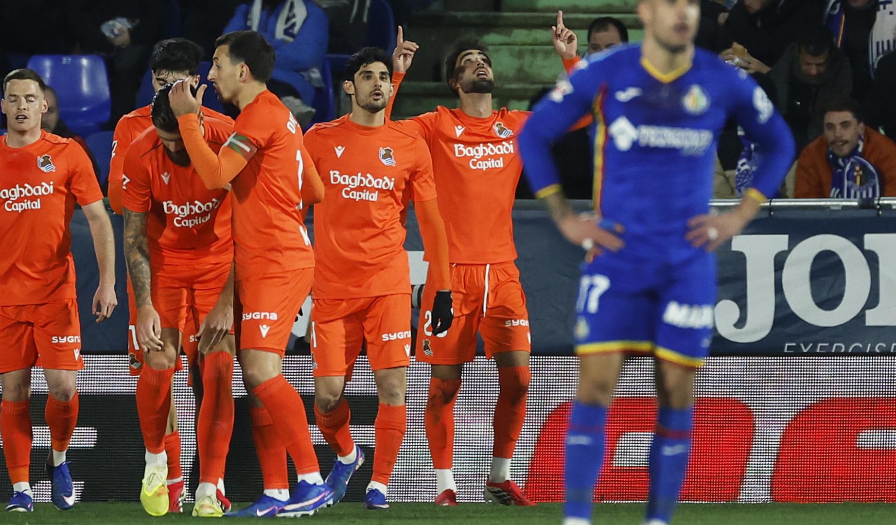Los jugadores de la Real celebran el 0-1, tanto de Brais Méndez