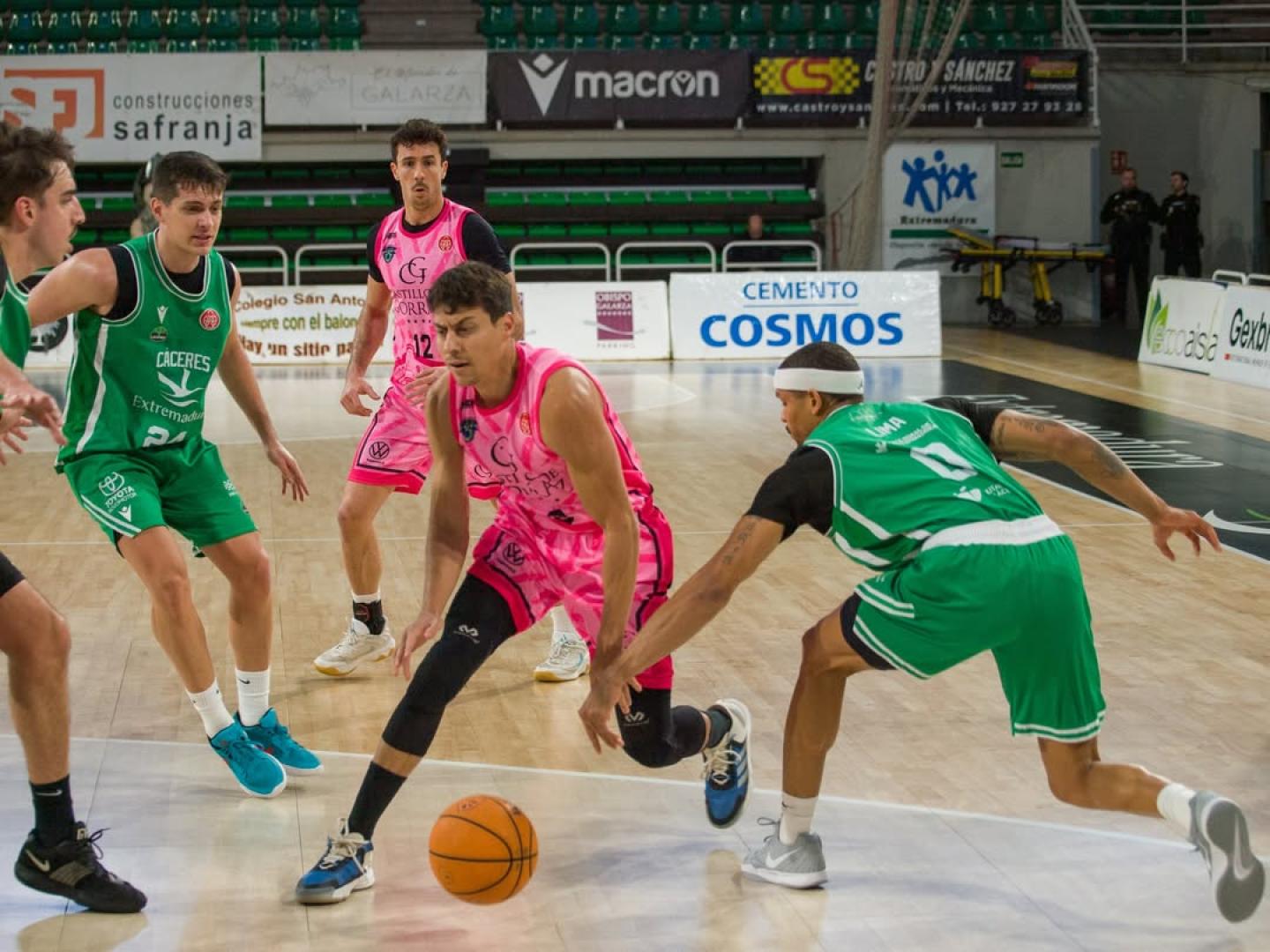Fabio Santana, reciente fichaje del Castillo de Gorraiz Valle de Egüés, ya debutó en Cáceres