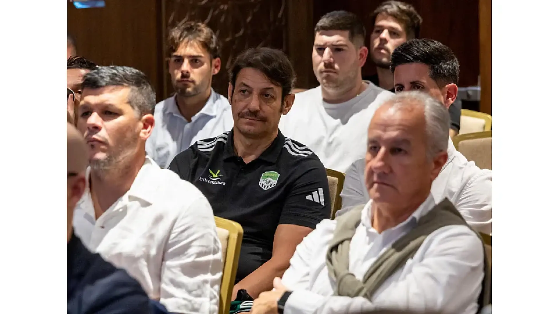 Sergio Gaya Martínez, al fondo a la izquierda, viajó a Arabia Saudí como representante del Tudelano