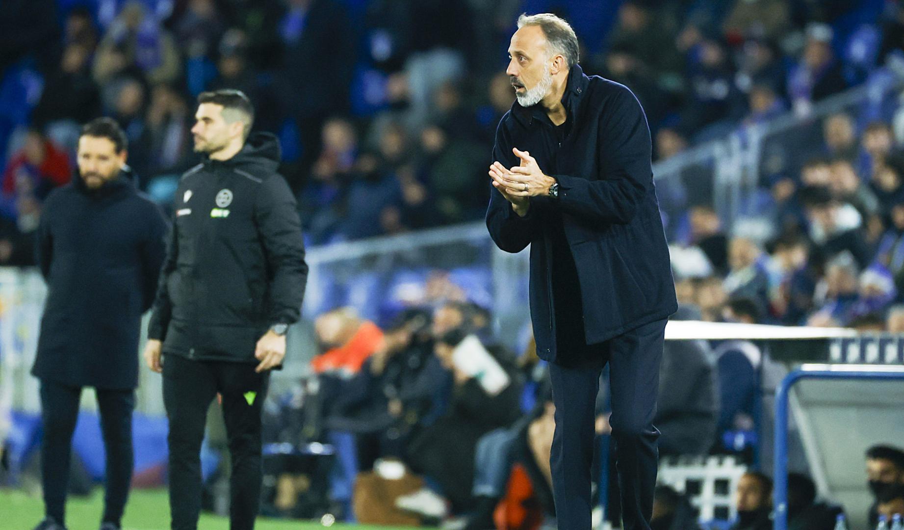 El entrenador de la Real Sociedad, el estadounidense Pellegrino Matarazzo, durante el partido de la jornada 19 de LaLiga EA Sports contra el Getafe CF en el Coliseum de Getafe (Comunidad de Madrid)