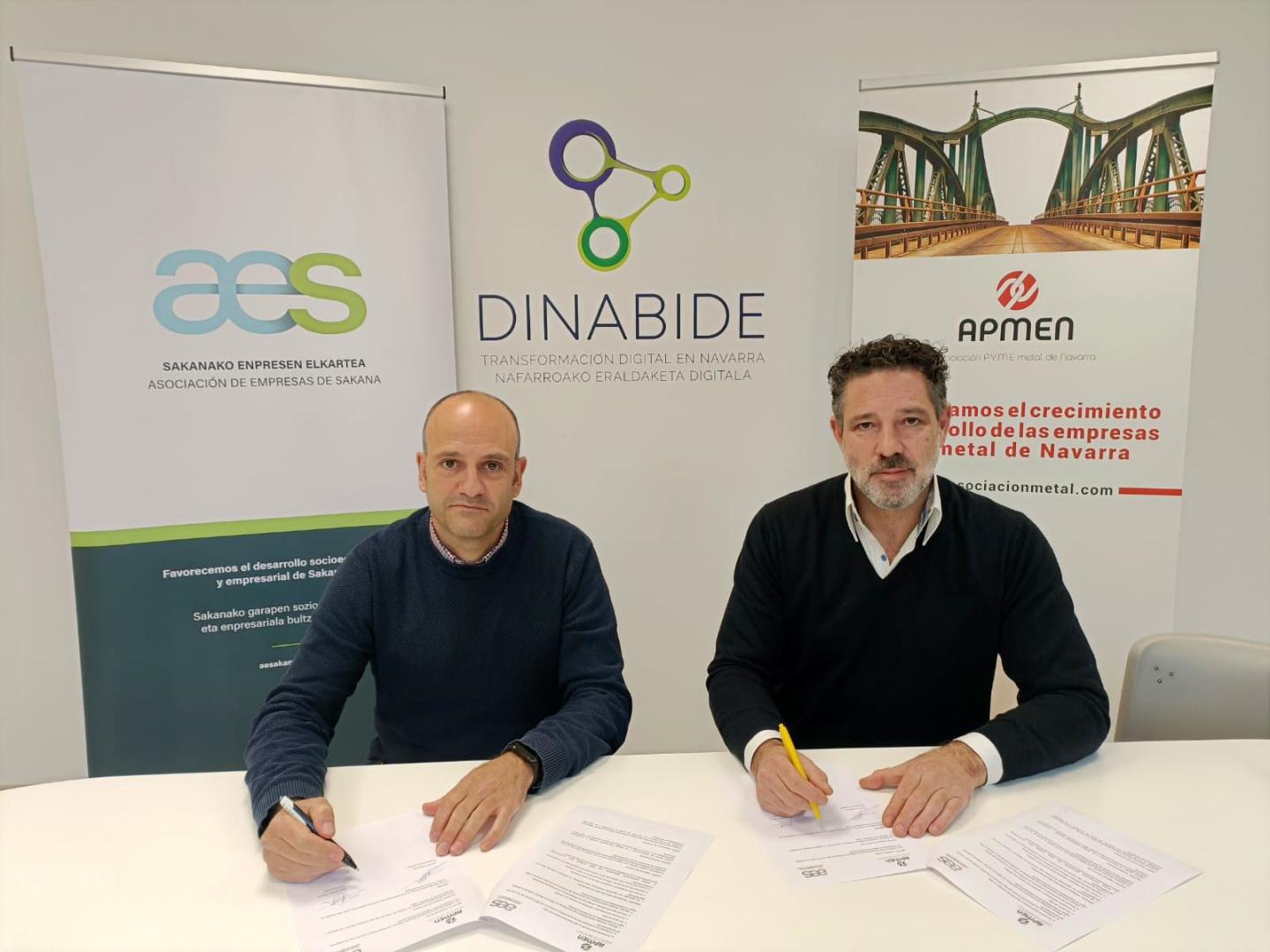 El presidente de la Asociación de Empresas de Sakana (AES), Pedro Latorre Beroiz, y su homólogo en la Asociación de Pymes del Metal de Navarra (APMEN), Juan Erro Martínez