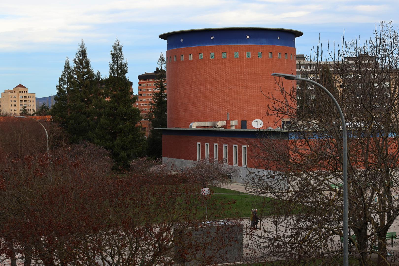 El Planetario, fotografiado ayer, un año después del incendio.