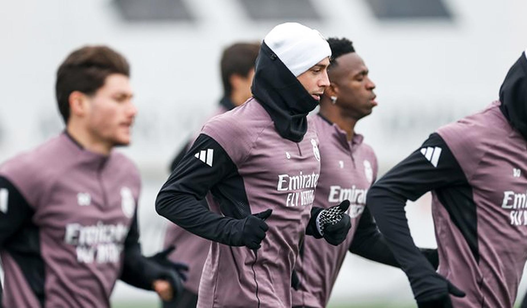 Fran García, Fede Valverde y Vinicius Jr. durante el entrenamiento matinal tras la eliminación de la Copa