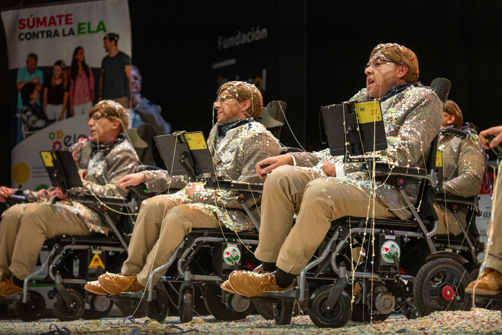 Un momento de la actuación de 'Una chirigota en teoría' en el Teatro Falla