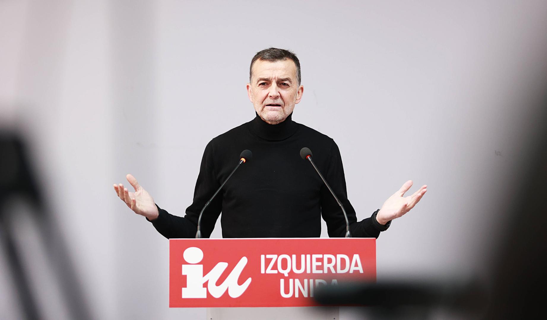 El coordinador federal de Izquierda Unida y candidato de Por Andalucía a la presidencia de la Junta de Andalucía, Antonio Maíllo interviene durante una rueda de prensa el pasado 12 de enero