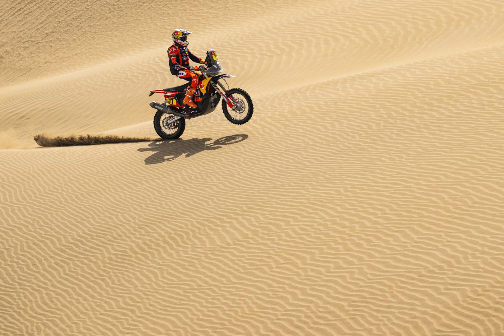 El piloto argentino Luciano Benavides, este viernes durante la duodécima etapa del Dakar en Arabia Saudí