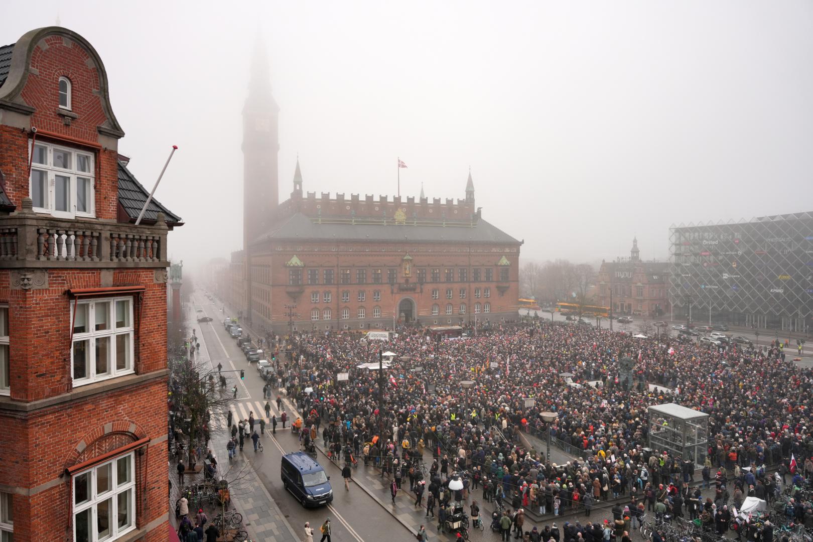 MIles de personas se manifiestan por Groenlandia en Copenhague, capital de Dinamarca