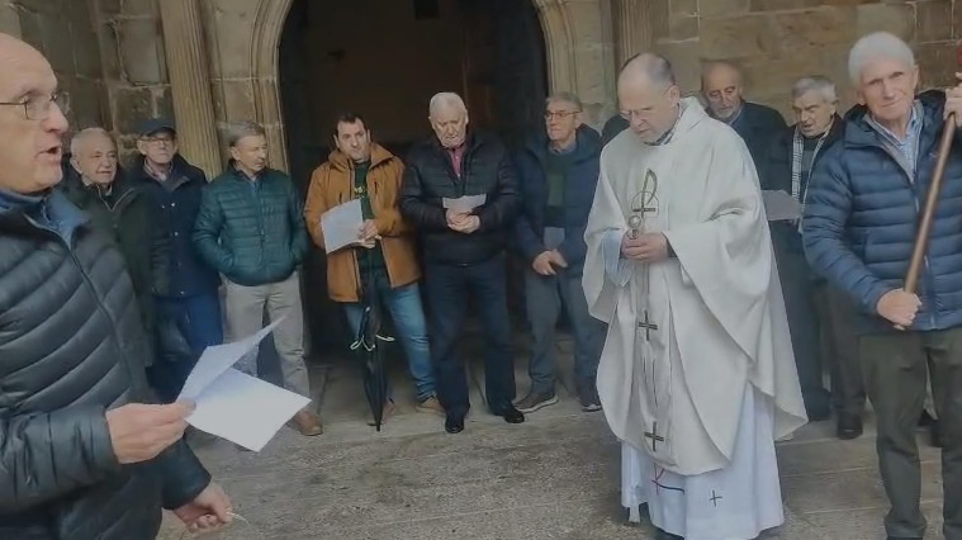 Vídeo del canto a San Antón de la Cofradía de Urdiain