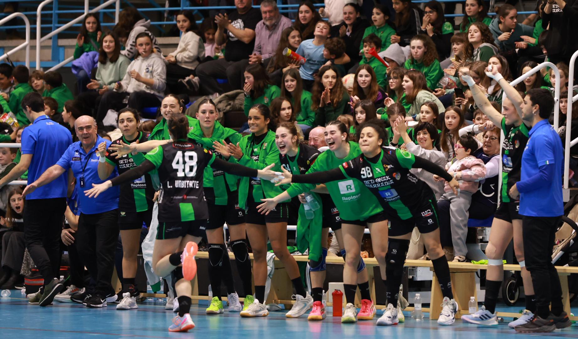 Duelo entra Replasa Beti Onak y Bursa Büyüksehir BSK turco