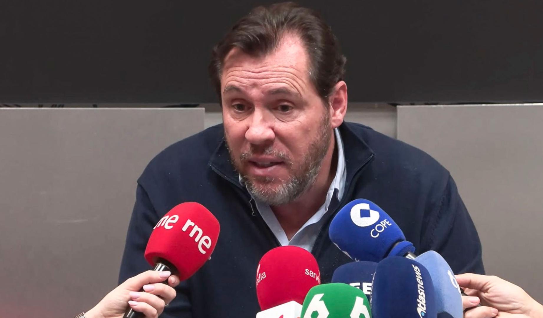 Comparecencia del ministro Puente tras el accidente mortal de dos trenes en Adamuz