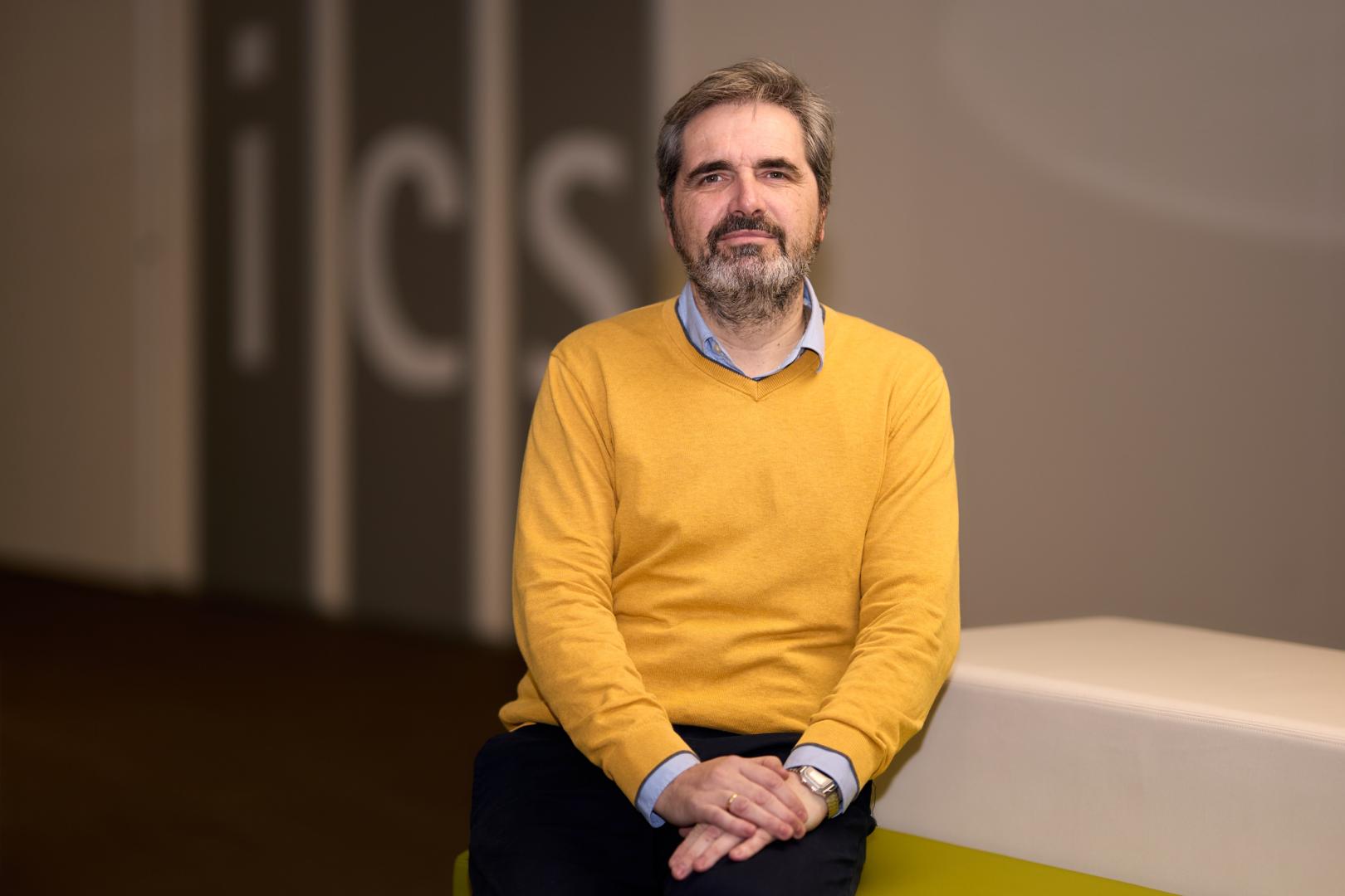 Francisco Güell, en el Instituto de Cultura y Sociedad (ICS) de la Universidad de Navarra, donde investiga.