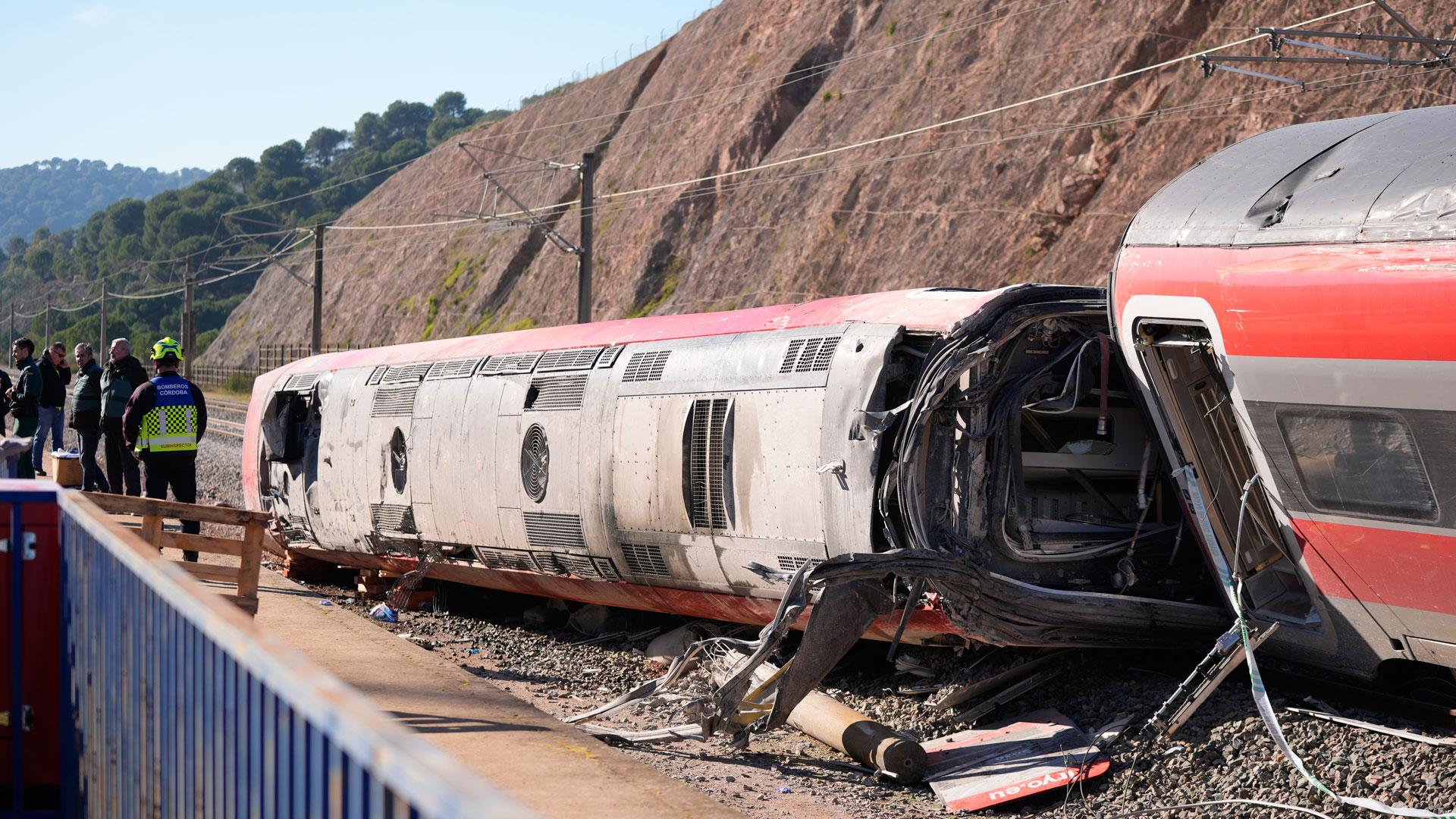 Uno de los vagones del tren de Iryo que descarriló el 20 de enero de 2026, en Adamuz