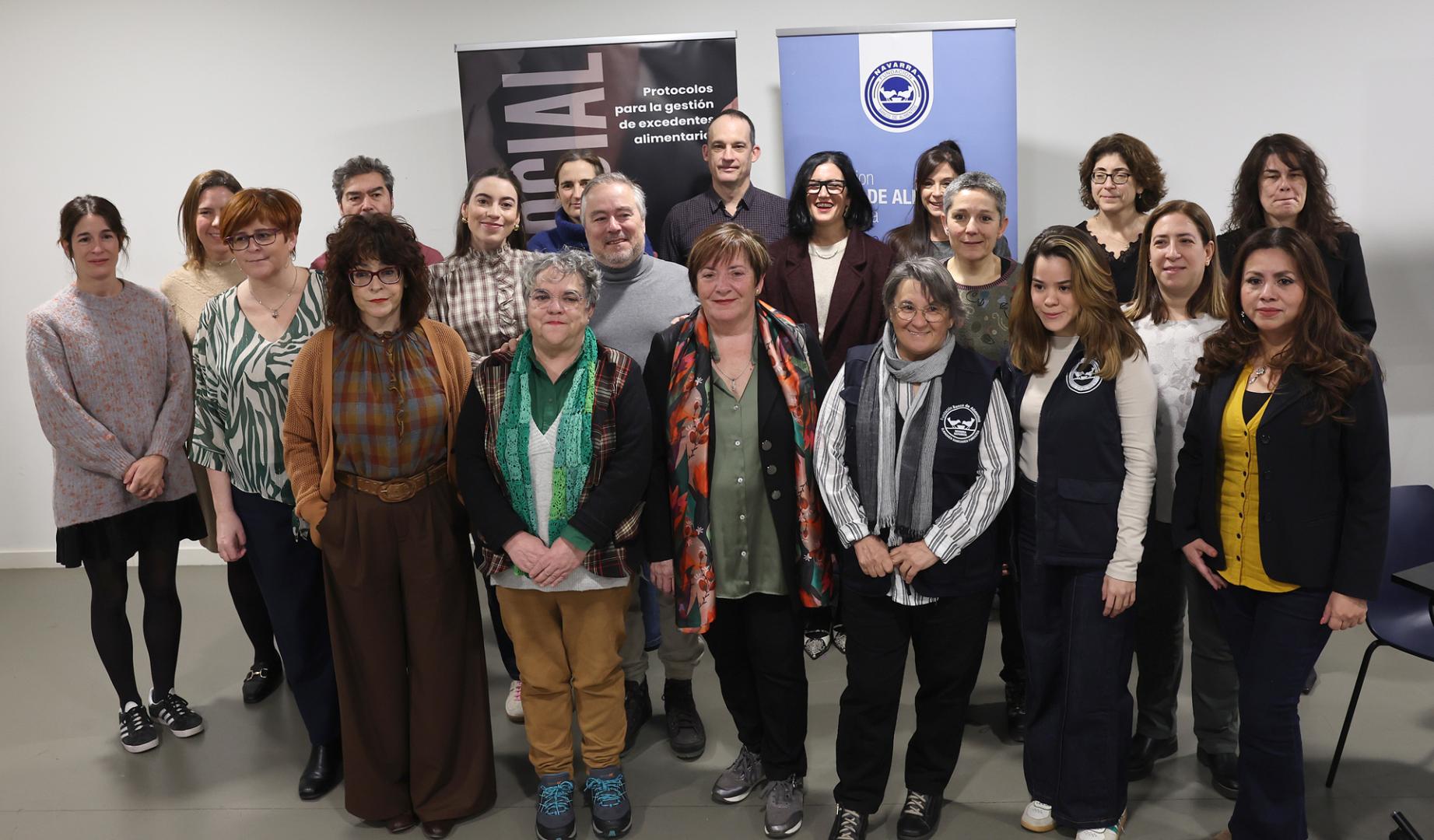 Representantes de las entidades y empresas involucradas en el proyecto Sabor social, liderado por el Banco de Alimentos de Navarra