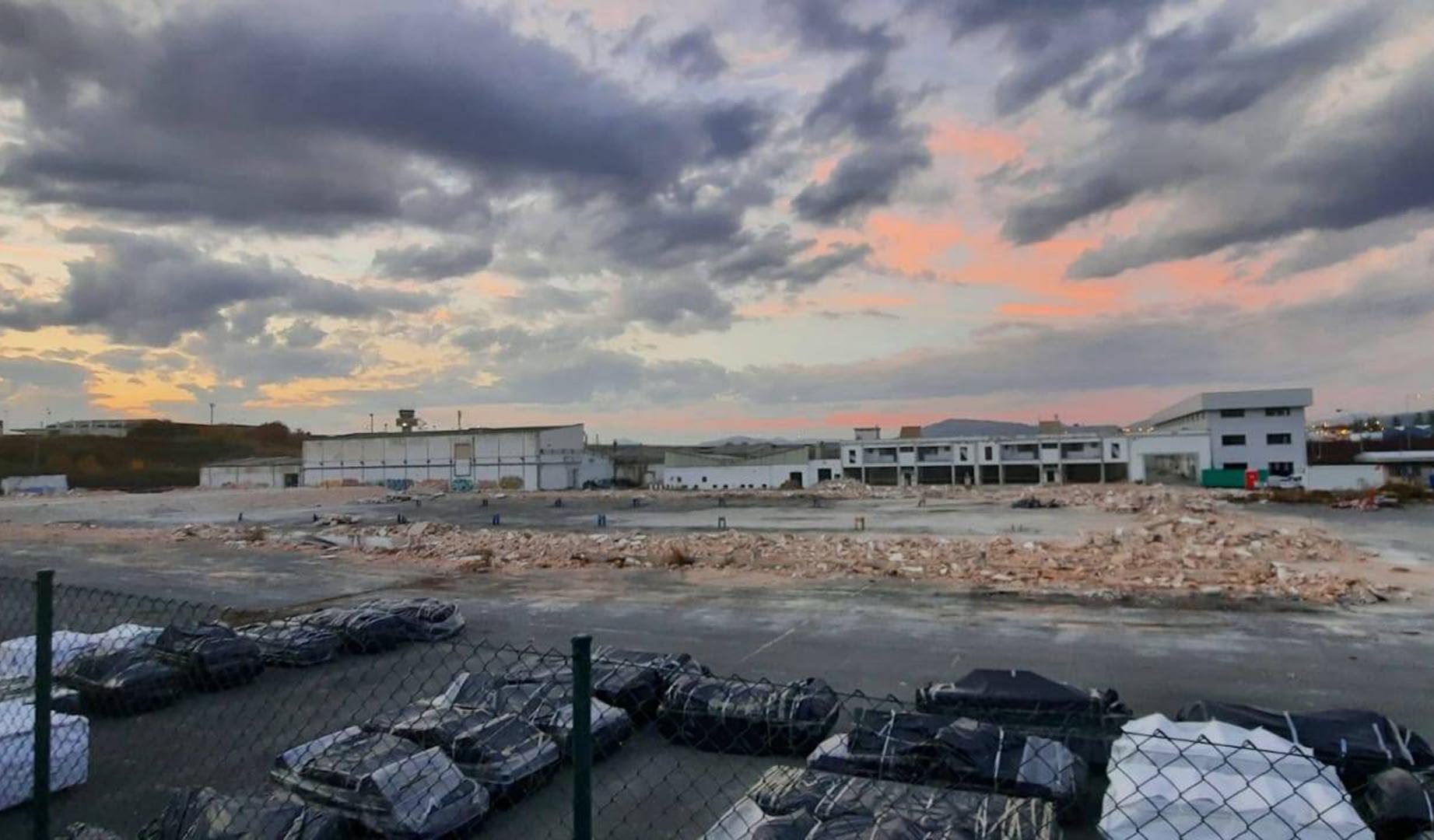 Vista de los terrenos de Mepamsa, que cerró en 2007, cuando comenzó el derribo en 2021, antes de impulsarse el cambio urbanístico en la parcela a la entrada de Noáin