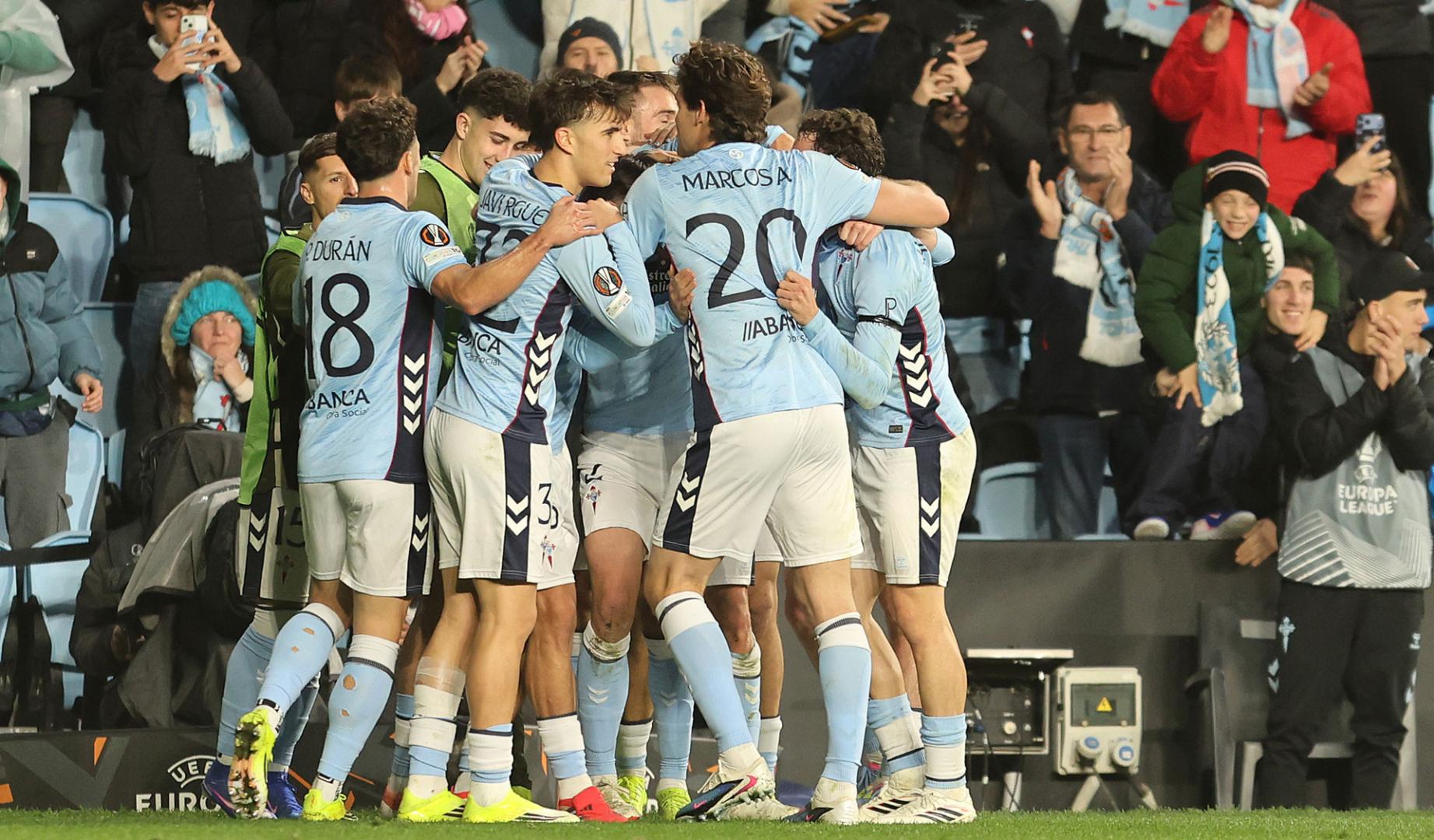 Los jugadores del Celta de Vigo celebran la victoria