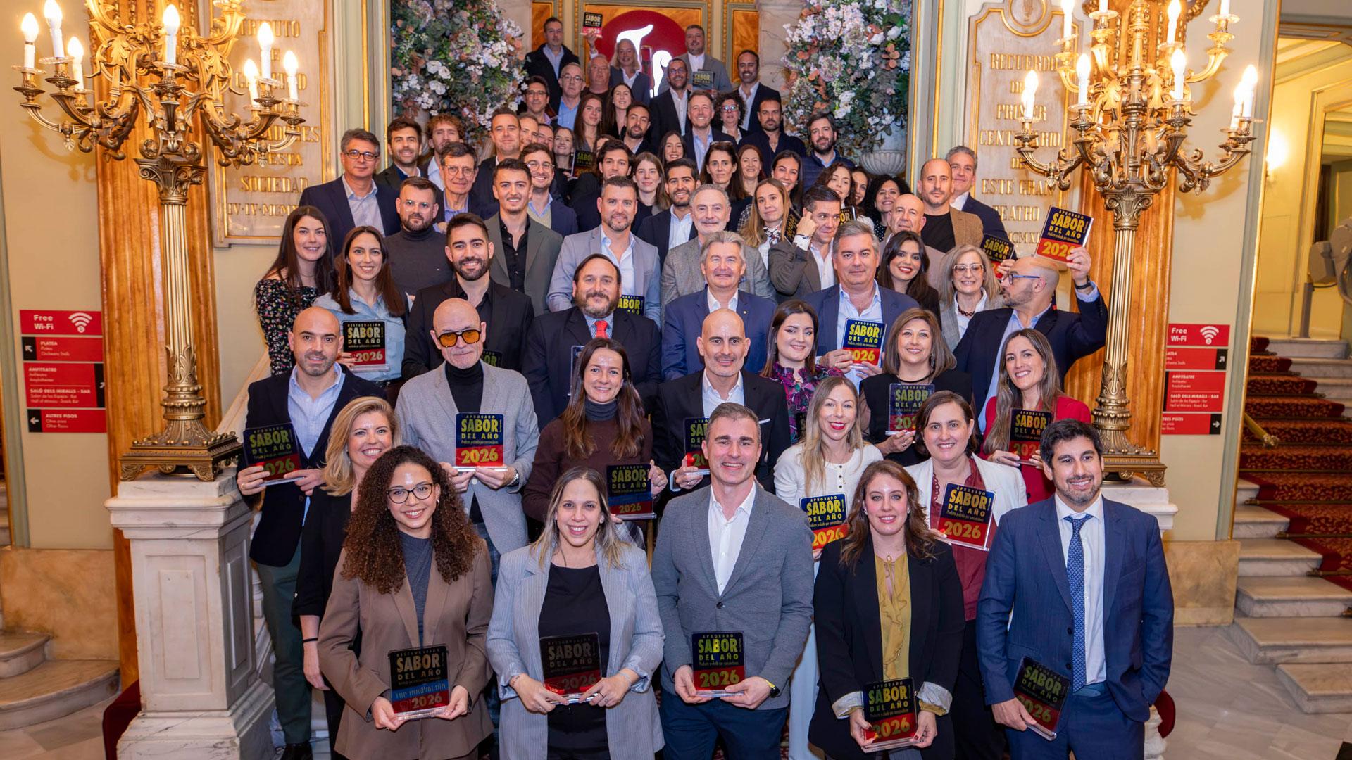 Foto de grupo de los representantes de las empresas premiadas con el Premio Sabor del Año 2026
