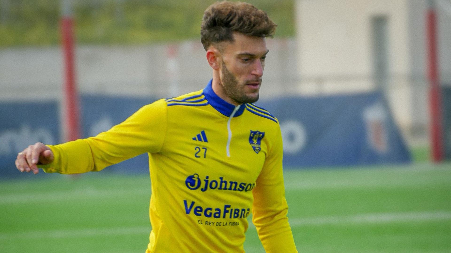 Primer entrenamiento de Roberto Torres con el Orihuela