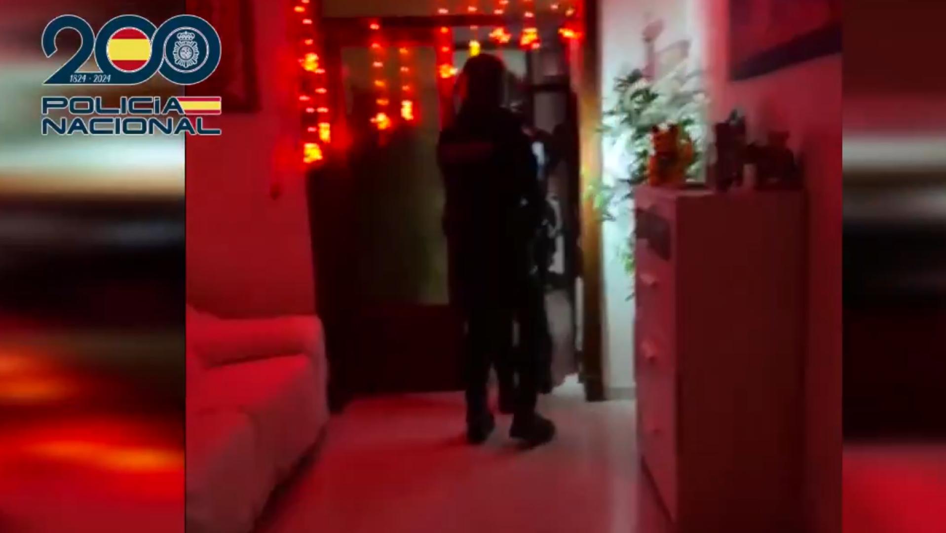 La Policía ha tenido a 14 personas en el operativo