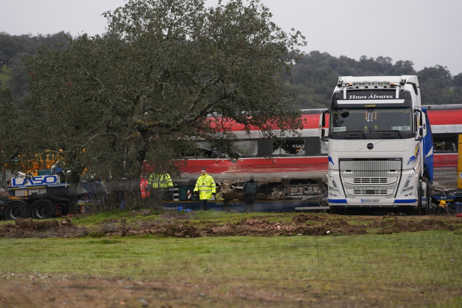 Imagen de los trabajos de rescate de los convoyes de trenes accidentados en los últimos días