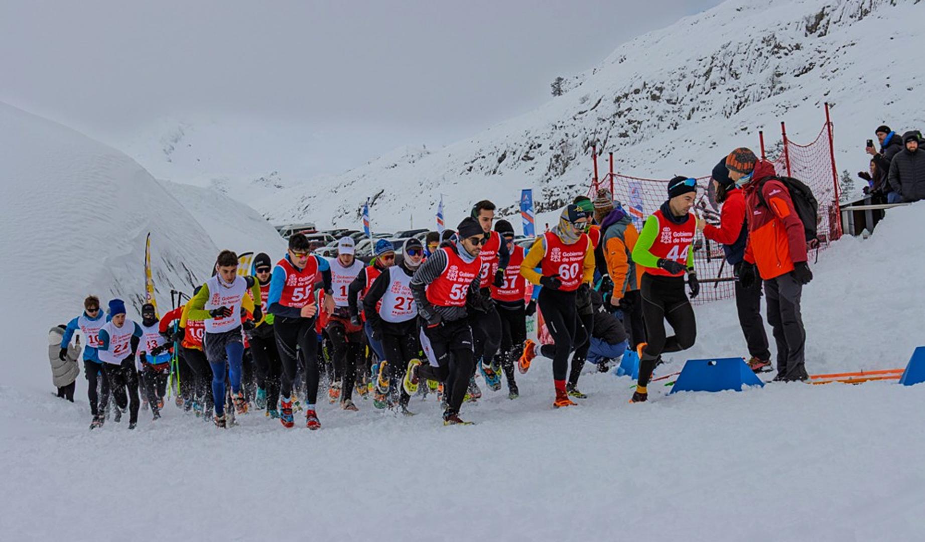 Más de 230 corredores tomaron la salida absoluta en esta X Snowrunning Larra Belagua
