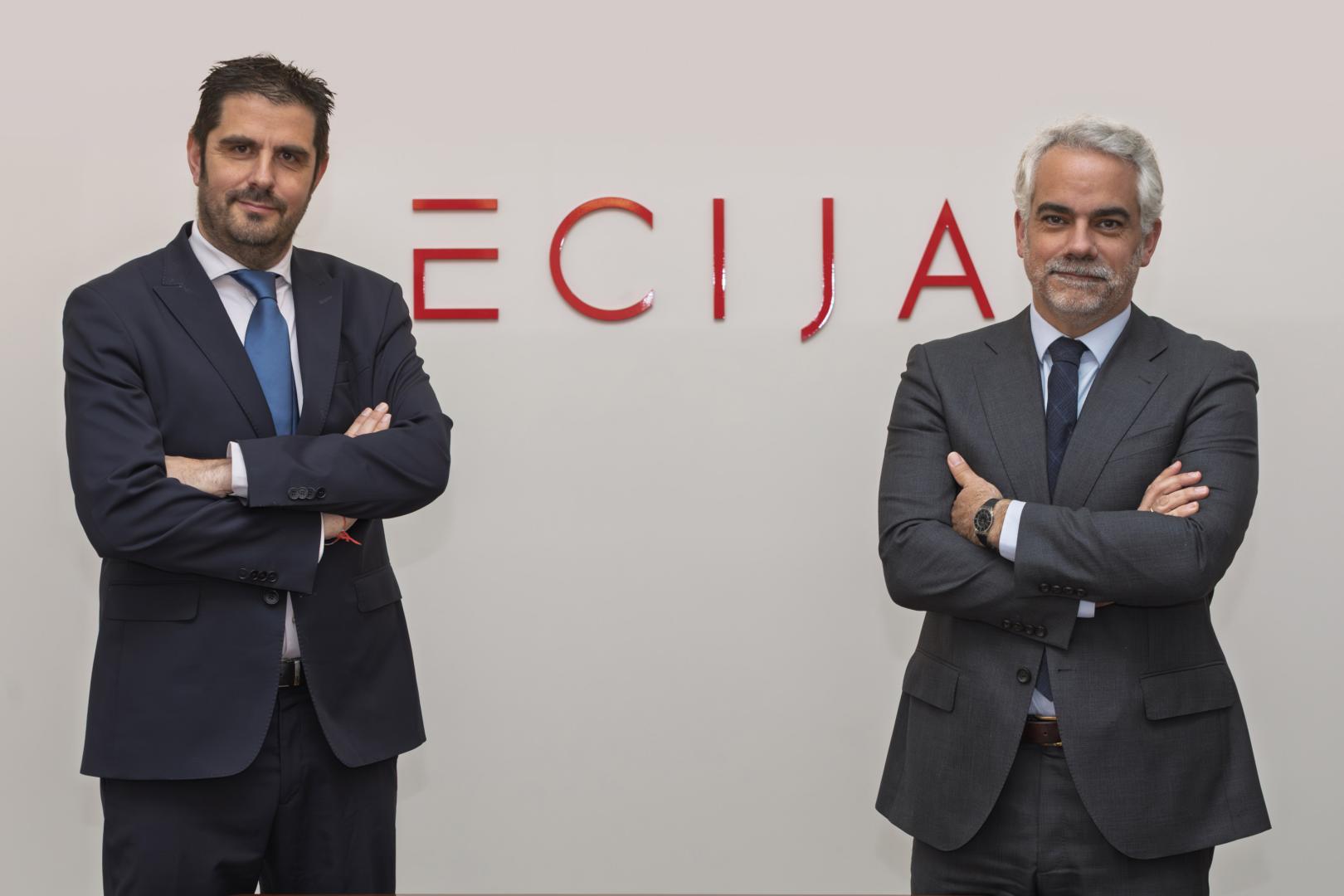 De izquierda a derecha, Miguel Ezcurdia y Arturo del Burgo
