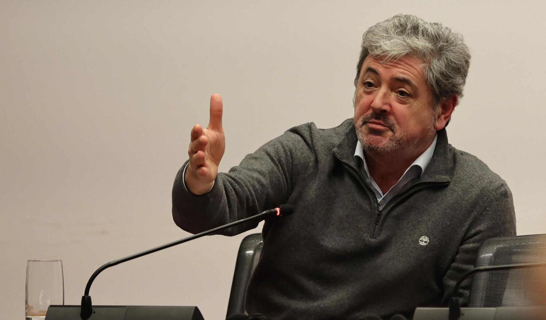 Antxon Alonso comparece ante la comisión de investigación del Parlamento de Navarra