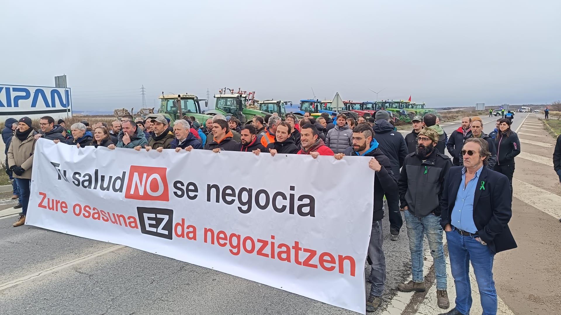 Vídeo de las protestas de los agricultores en Castejón, donde han cortado la carretera
