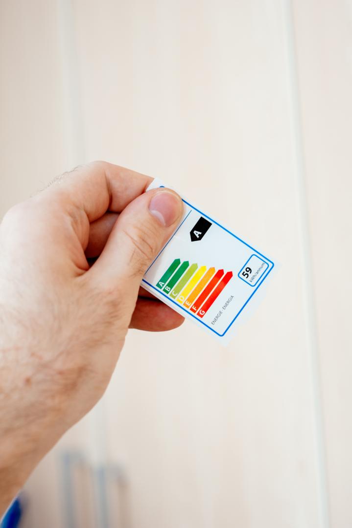 Etiqueta de eficiencia energética utilizada desde 2021 para los electrodomésticos.