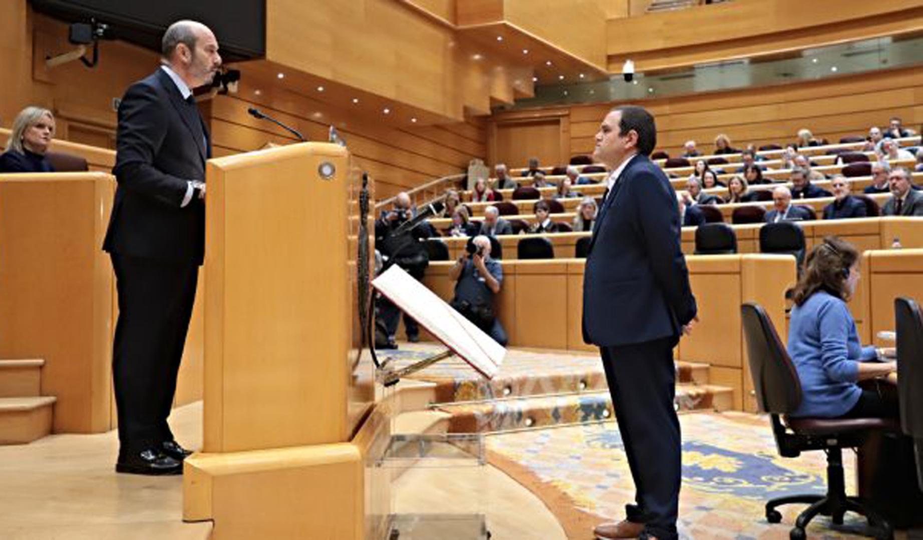 Sergio Barasoain toma posesión como nuevo senador