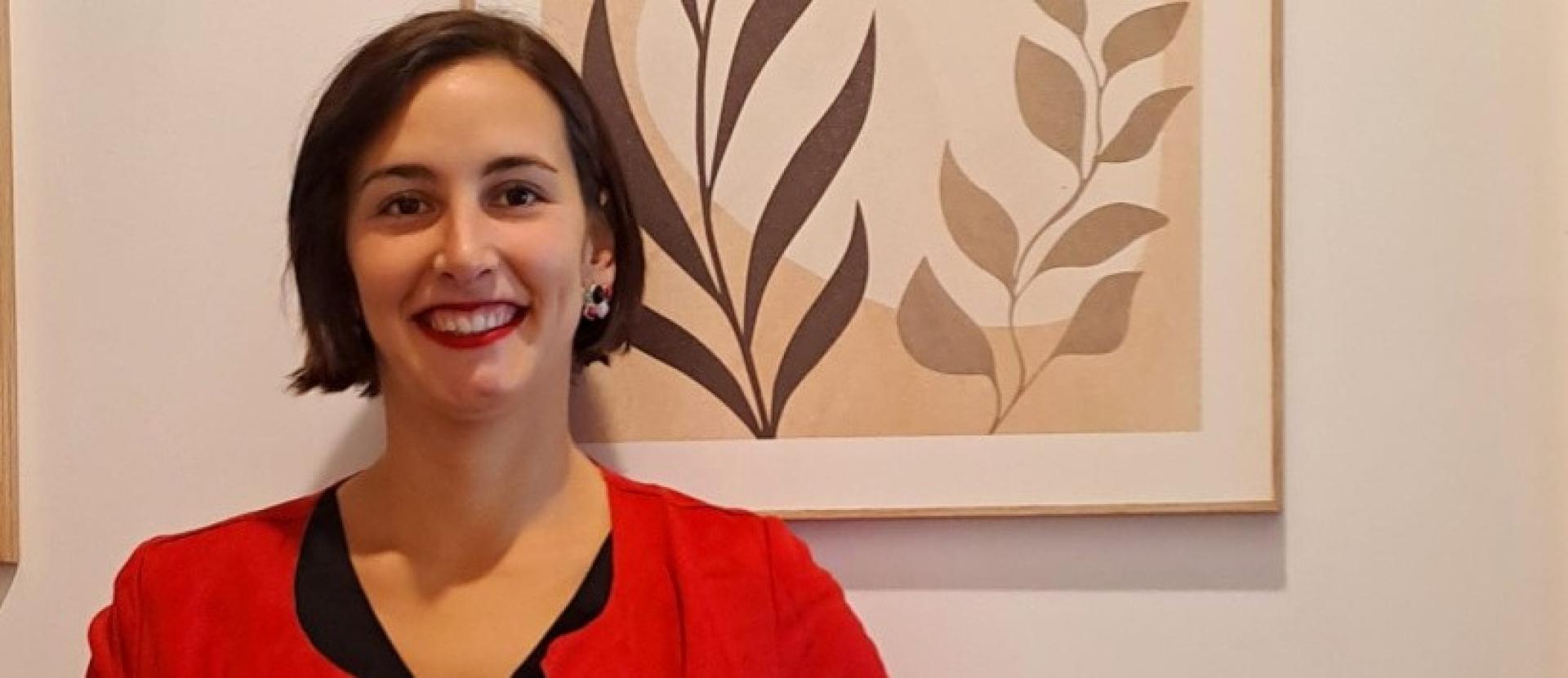 Ane Elola Goenaga es la titular de la Aesoría y Agente de Seguros Mendialdea.