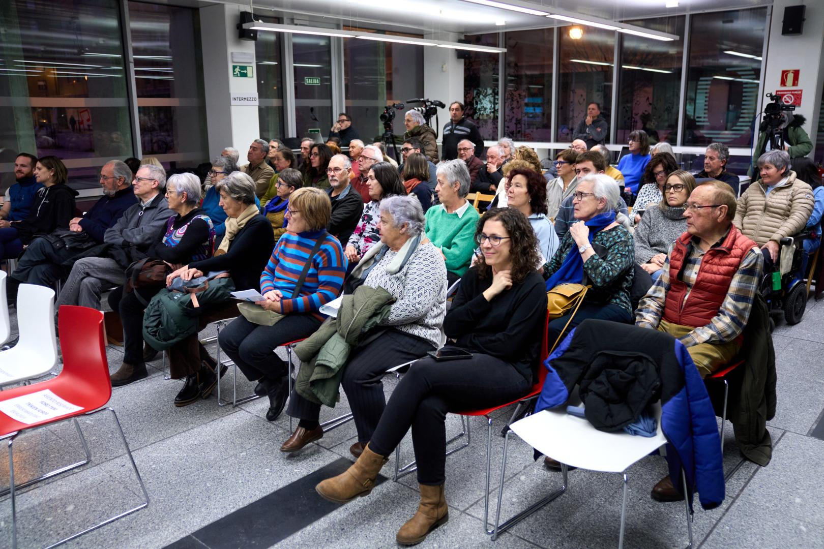 El público llenó la sala