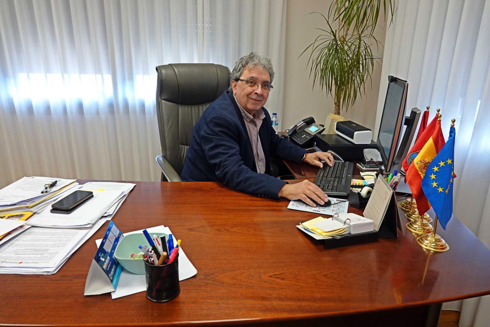 El alcalde de Milagro, José Ignacio Pardo Blanco, en su despacho de la Casa Consistorial