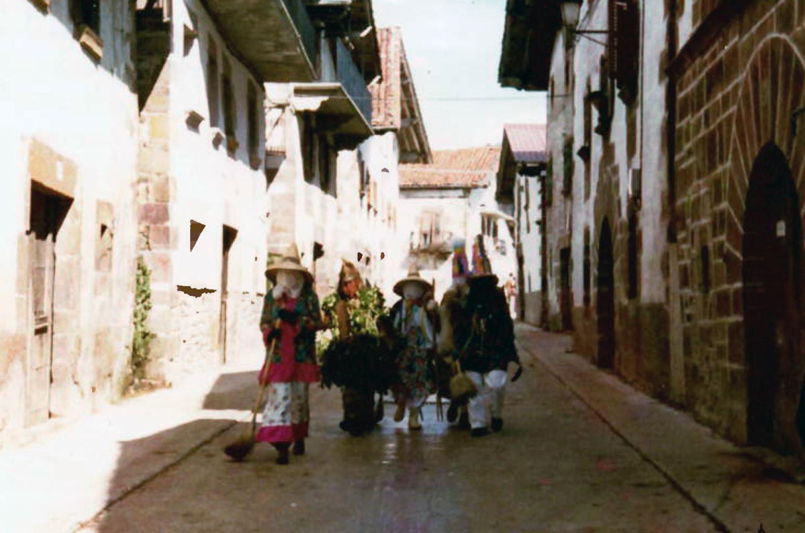LANTZ mujeres carnaval