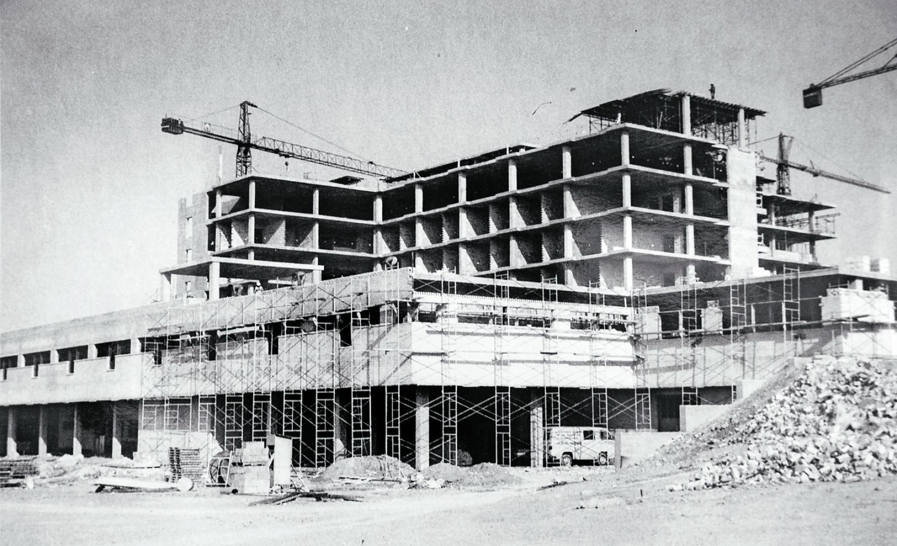 EL ‘ESQUELETO’ DEL HOSPITAL Imagen de las obras de construcción del Hospital Reina Sofía de Tudela
