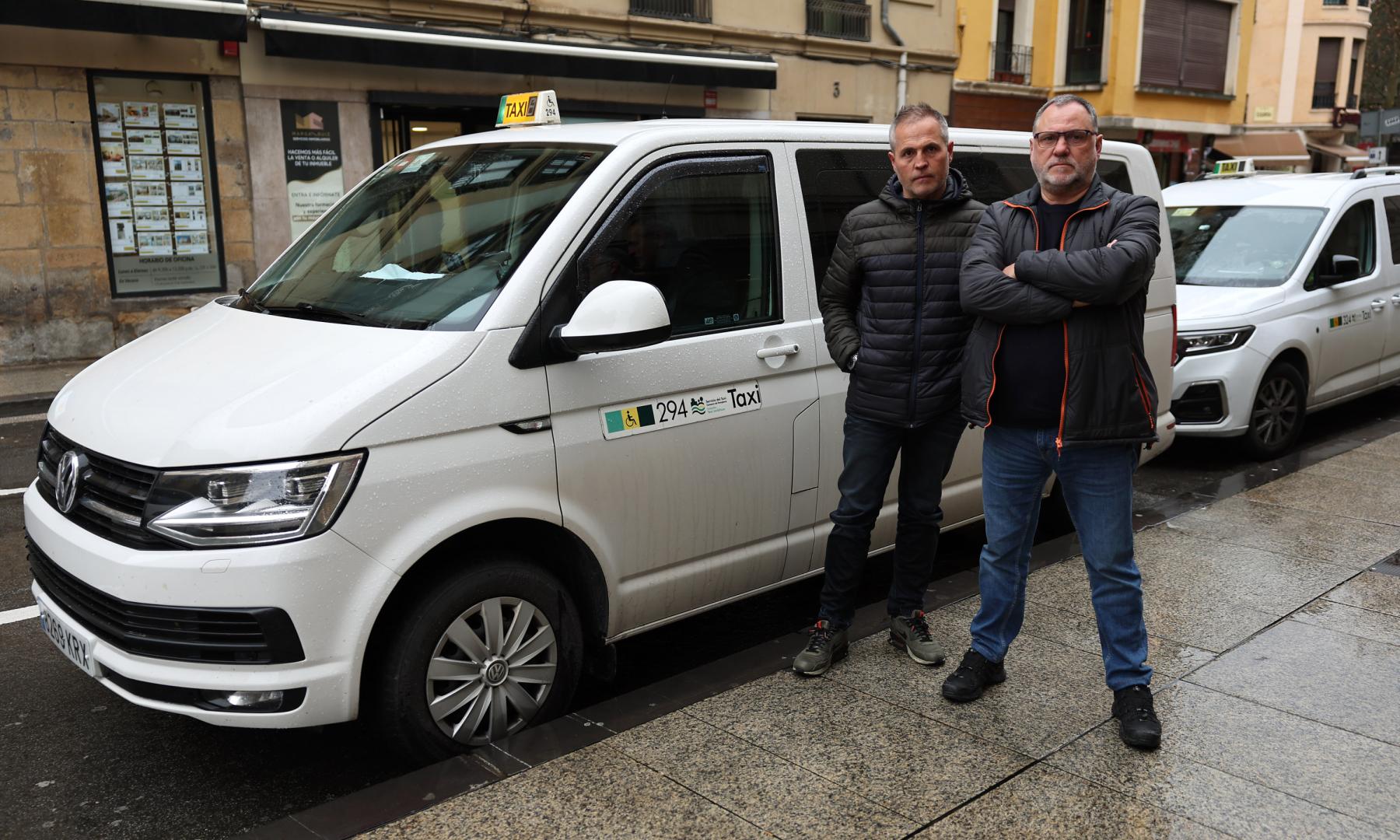 *A: JOSE CARLOS CORDOVILLA *F: 27-01-2026 *P: CARLOS ZANUY Y JOSEBA ALMANDOZ *L: PAMPLONA *T: ENTREVISTA TAXISTAS ANTE LA COMPETENCIA DE VTC