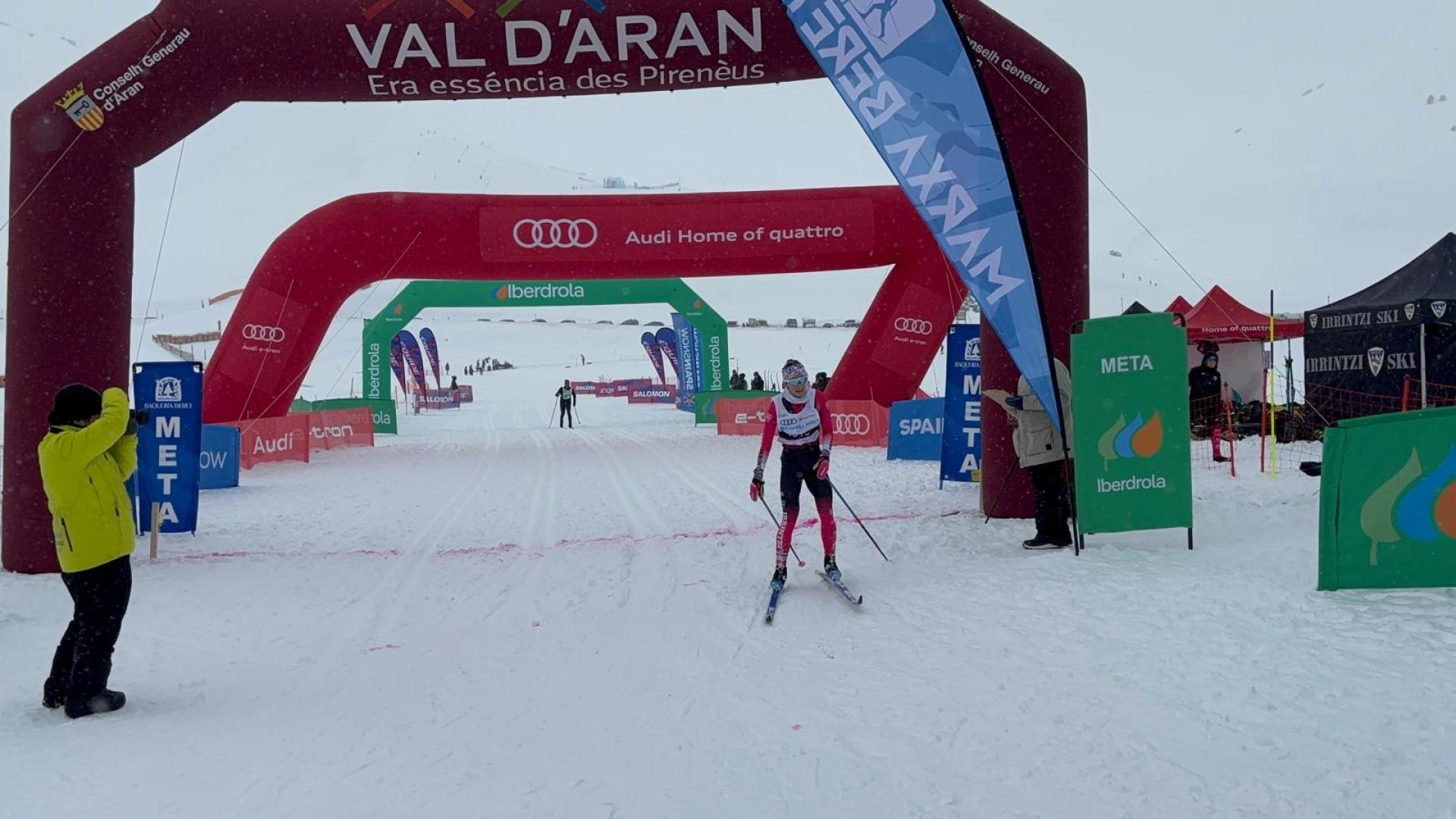 Irati Cuadrado, cruzando la meta como vencedora de la Marxa Beret y campeona de España