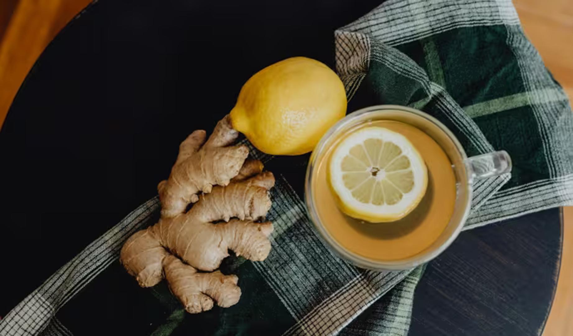 Té de limón y jengibre: para qué sirve realmente cuando estás resfriado