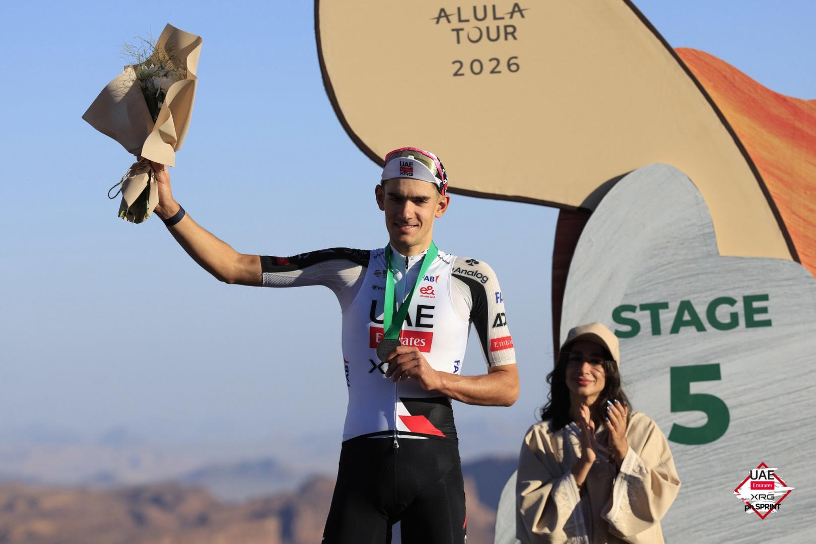 Igor Arrieta, en el podio del Tour de Alula.