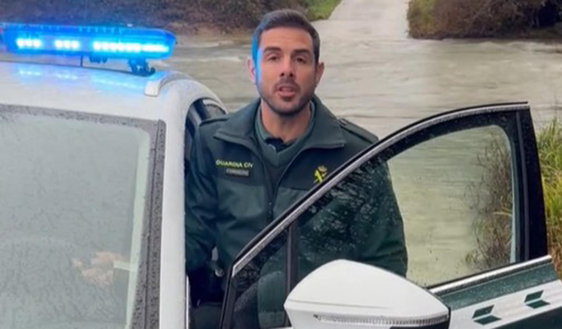 La Guardia Civil de Navarra explica qué hacer si vas en coche y te sorprende una riada