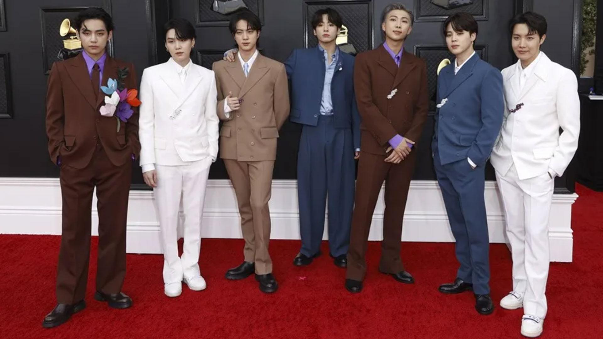 (De izquierda a derecha) V, Suga, Jin, Jungkook, RM, Jimin y J-Hope de BTS, en una fotografía de archivo