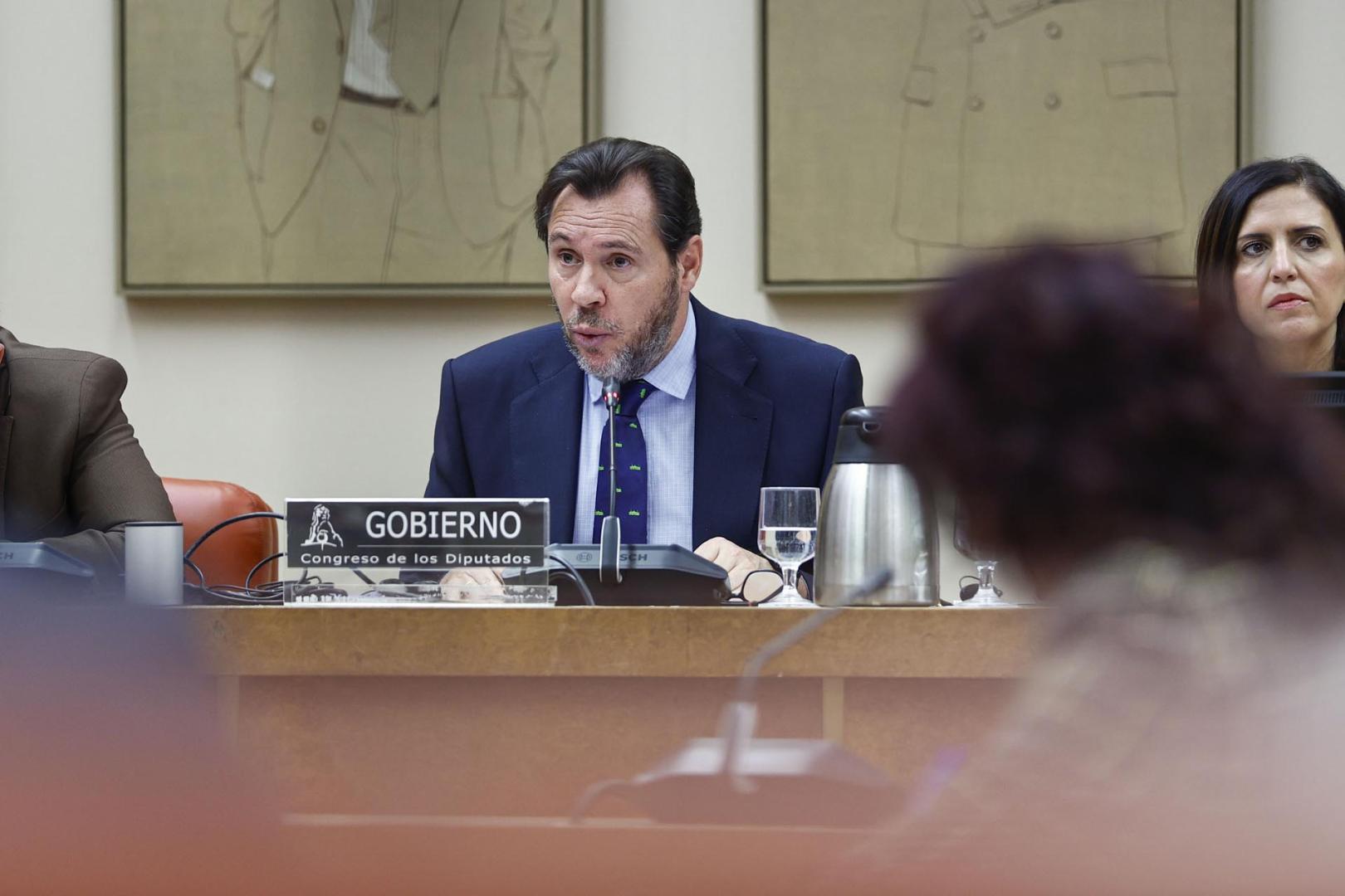 El ministro de Transportes y Movilidad Sostenible, Óscar Puente, en su comparecencia este martes en la Comisión de Transportes y Movilidad Sostenible del Congreso