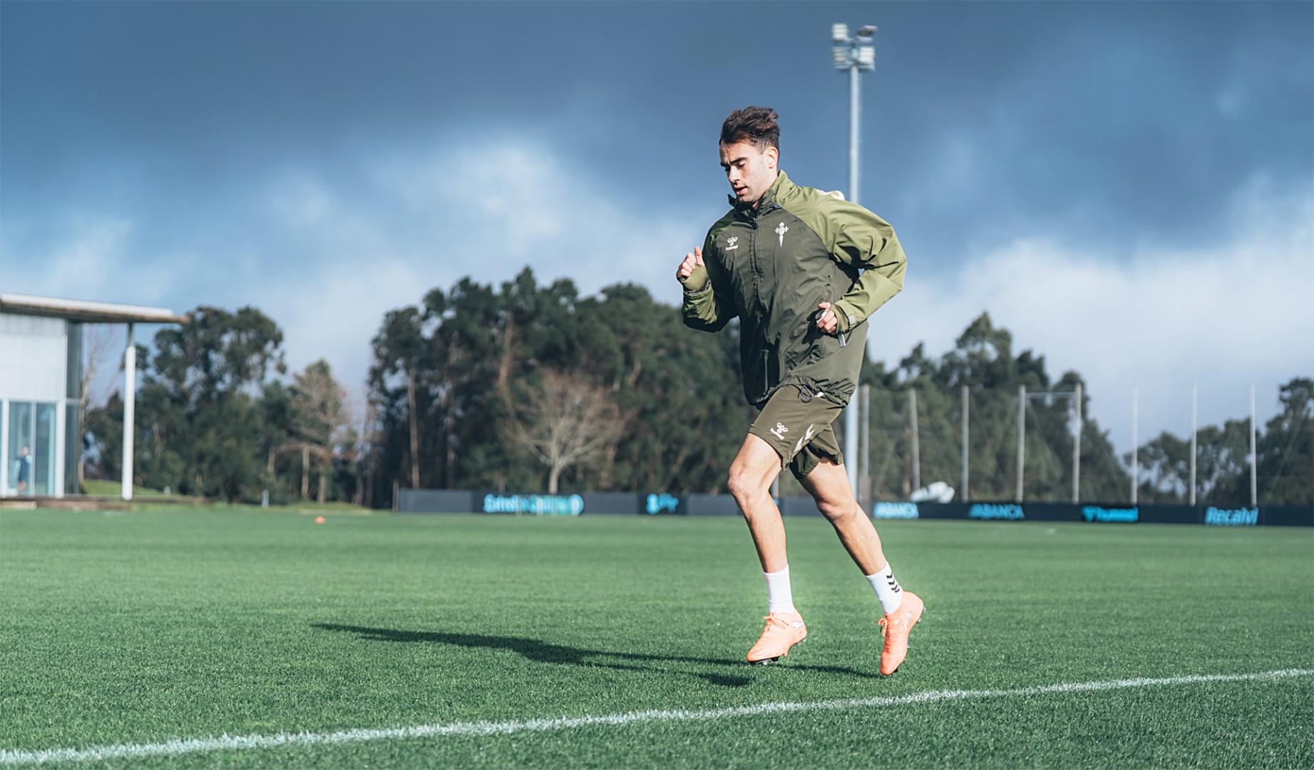 ÁLvaro Núñez realiza carrera en las instalaciones del Celta de Vigo en la Ciudad Deportiva Afouteza