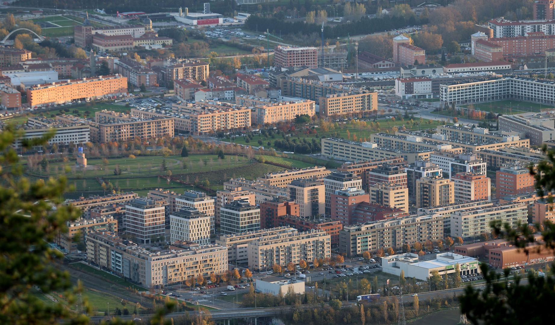 Vista aérea de Nuevo Artica, perteneciente a Berrioplano y el vecino barrio de Buztintxuri en Pamplona