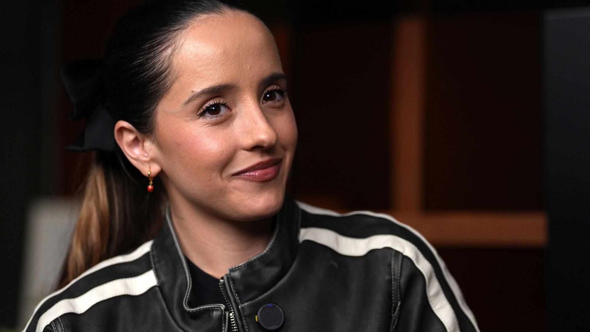 La actriz y cantante venezolana Evaluna Montaner posa durante una entrevista en Miami