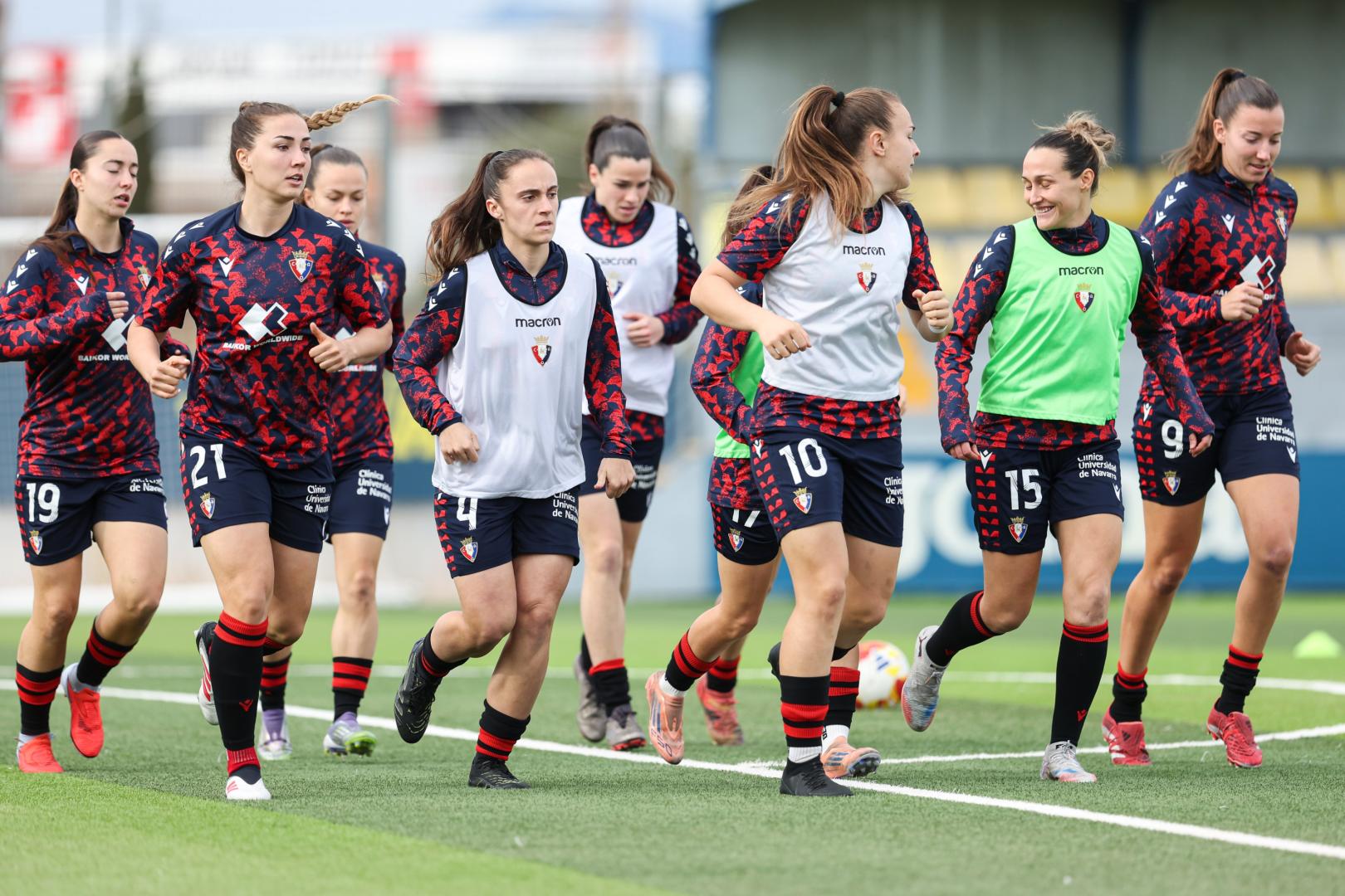 Las jugadoras de Osasuna, antes del duelo ante el Villarreal