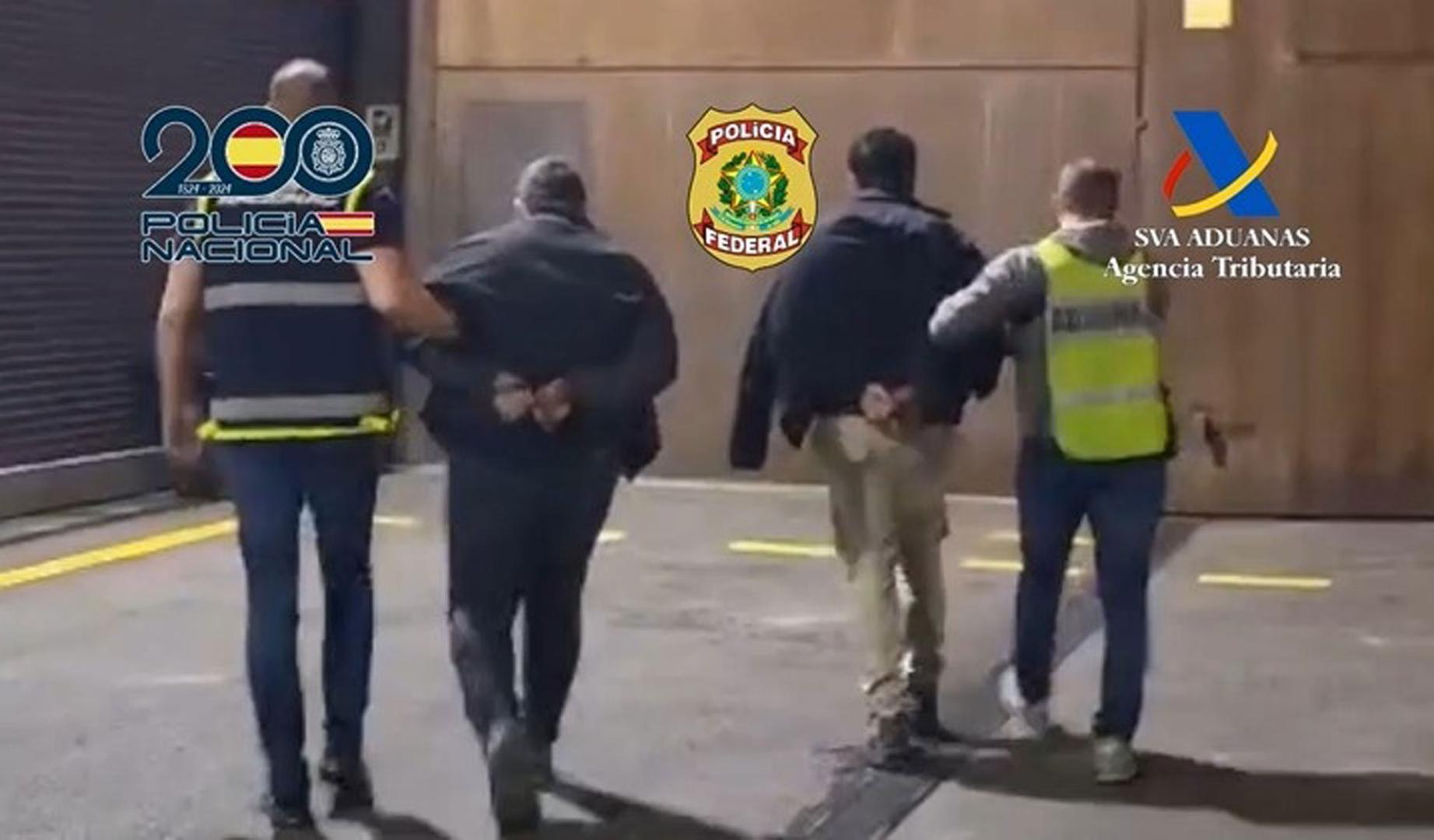 Para camuflar el olor de la droga en los contenedores aéreos utilizaban perfumes y ambientadores con el fin de evitar actuaciones policiales.