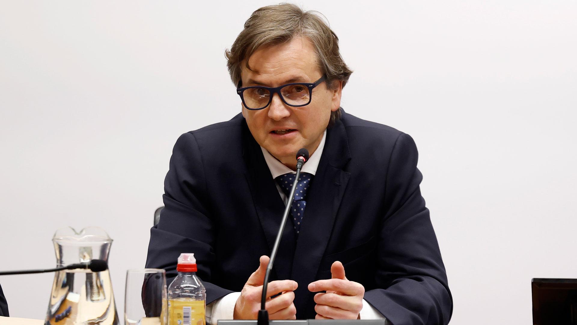 Vídeo del exdirector de Obras Públicas contradiciéndose sobre Belate en su comparecencia en el Parlamento
